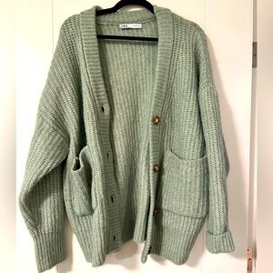 Oversized Zara Cardigan - size M
